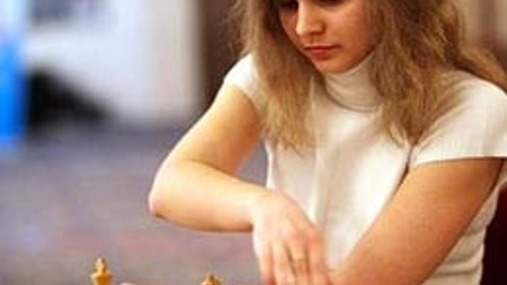 Dekolte yasağına uymadılar!