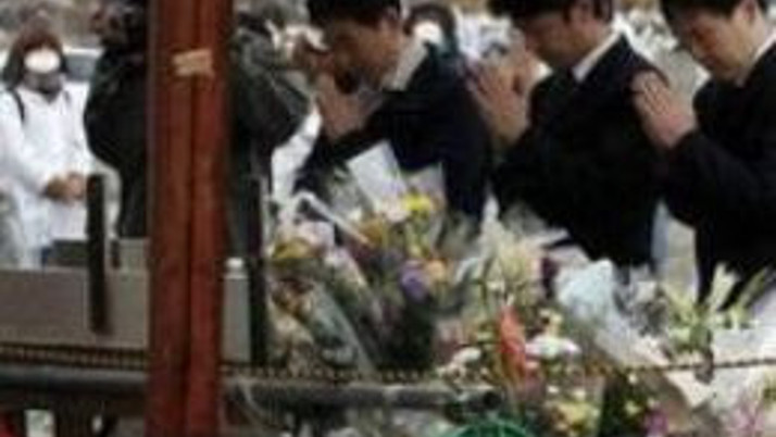 Japonya deprem ve tsunami kurbanlarını anıyor