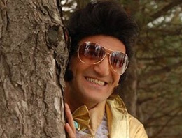 Şimdi de Elvis Presley oldu