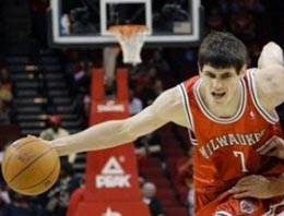 Bucks Ersan'la serisine devam ediyor Bucks Ersan'la serisine devam ediyor