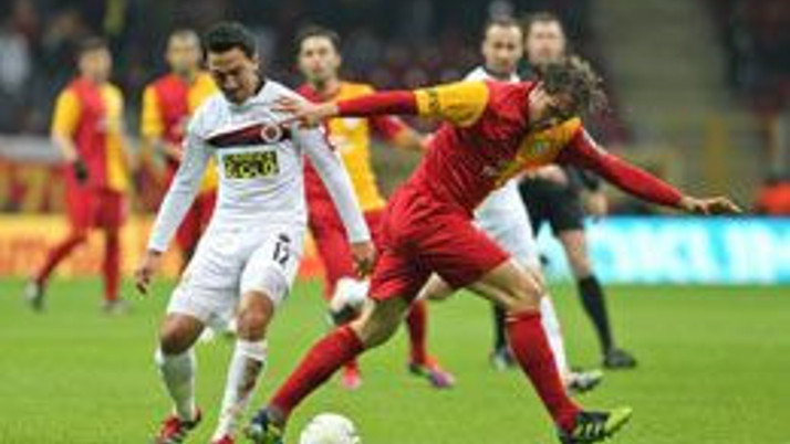 Galatasaray zirvenin tadını çıkarıyor